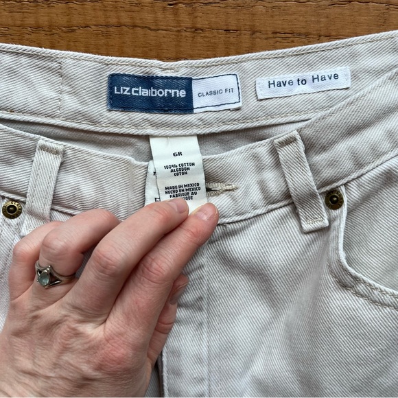 5/$30🦄 Vintage Liz Claiborne Ivory Denim Pants - Picture 2 of 6
